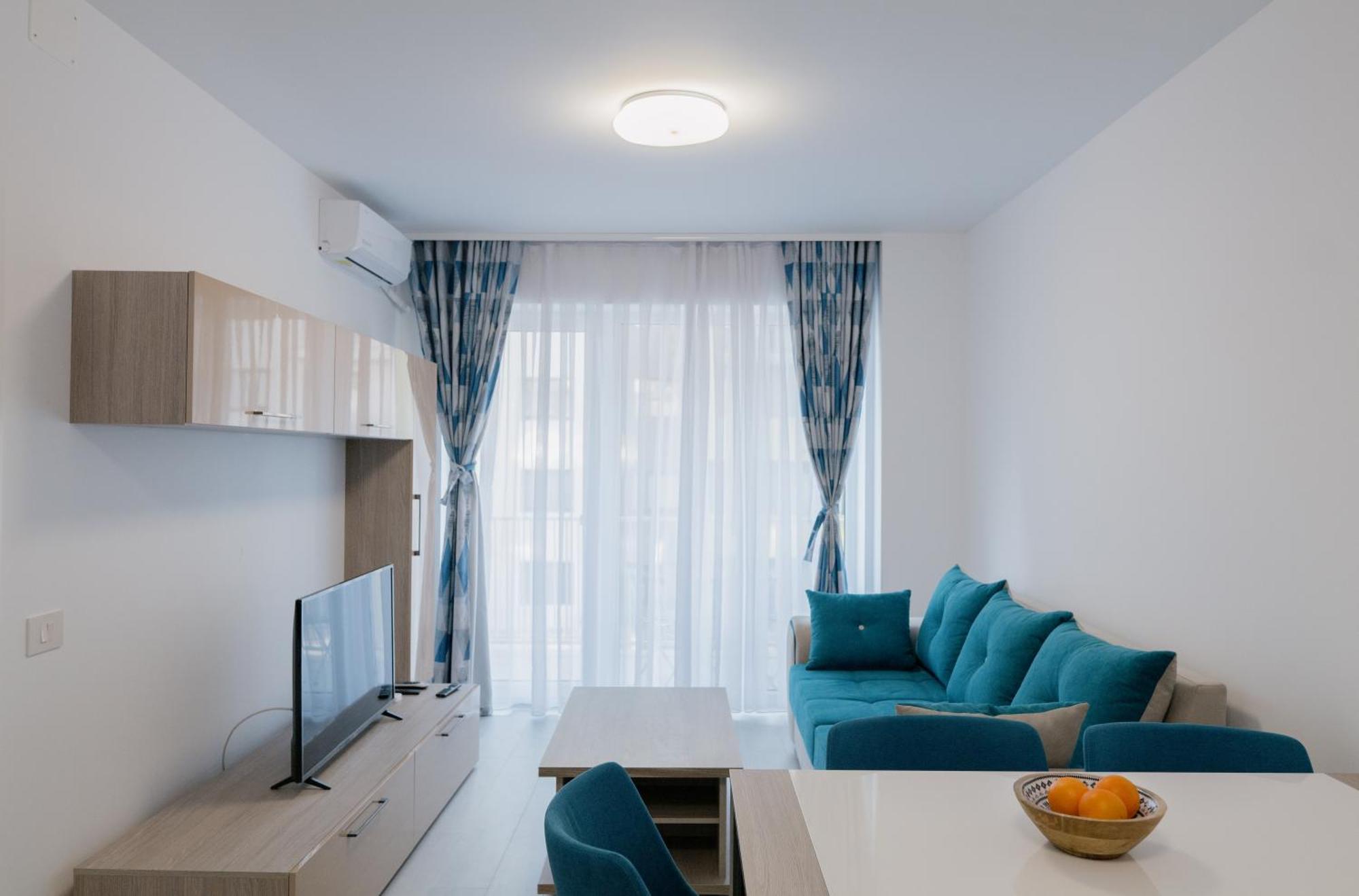 Royal Blue Property Oradea Ngoại thất bức ảnh
