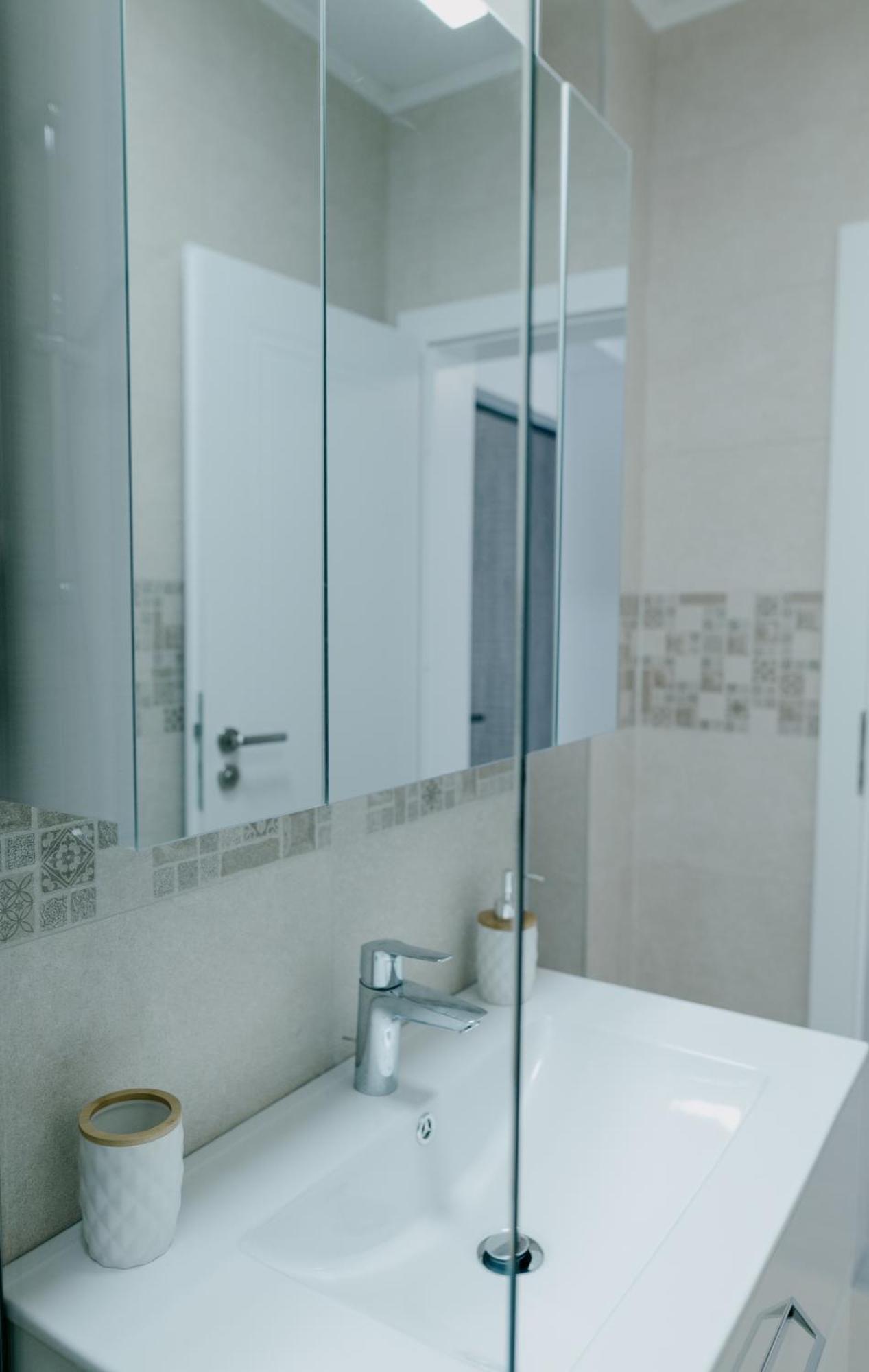 Royal Blue Property Oradea Ngoại thất bức ảnh