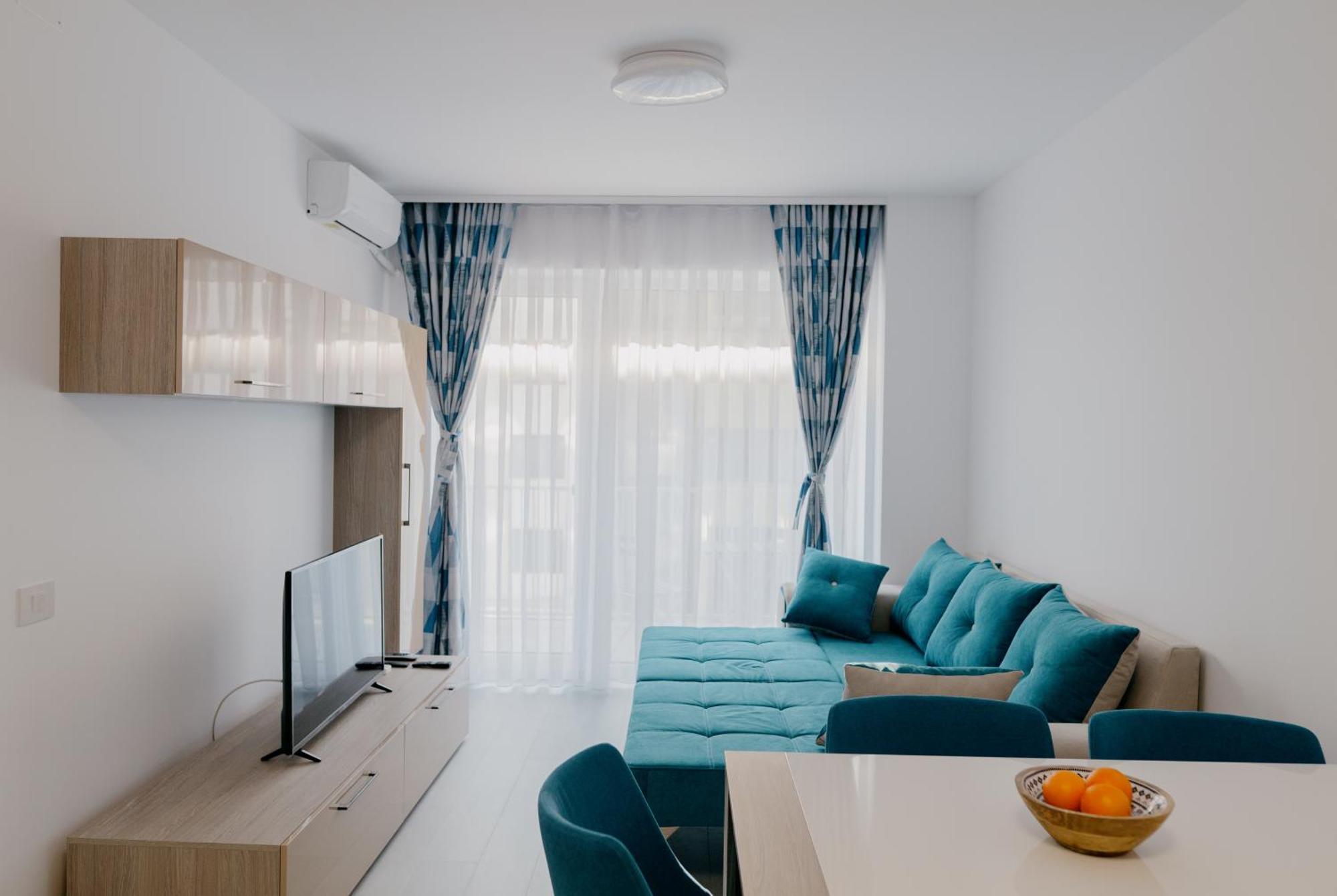 Royal Blue Property Oradea Ngoại thất bức ảnh