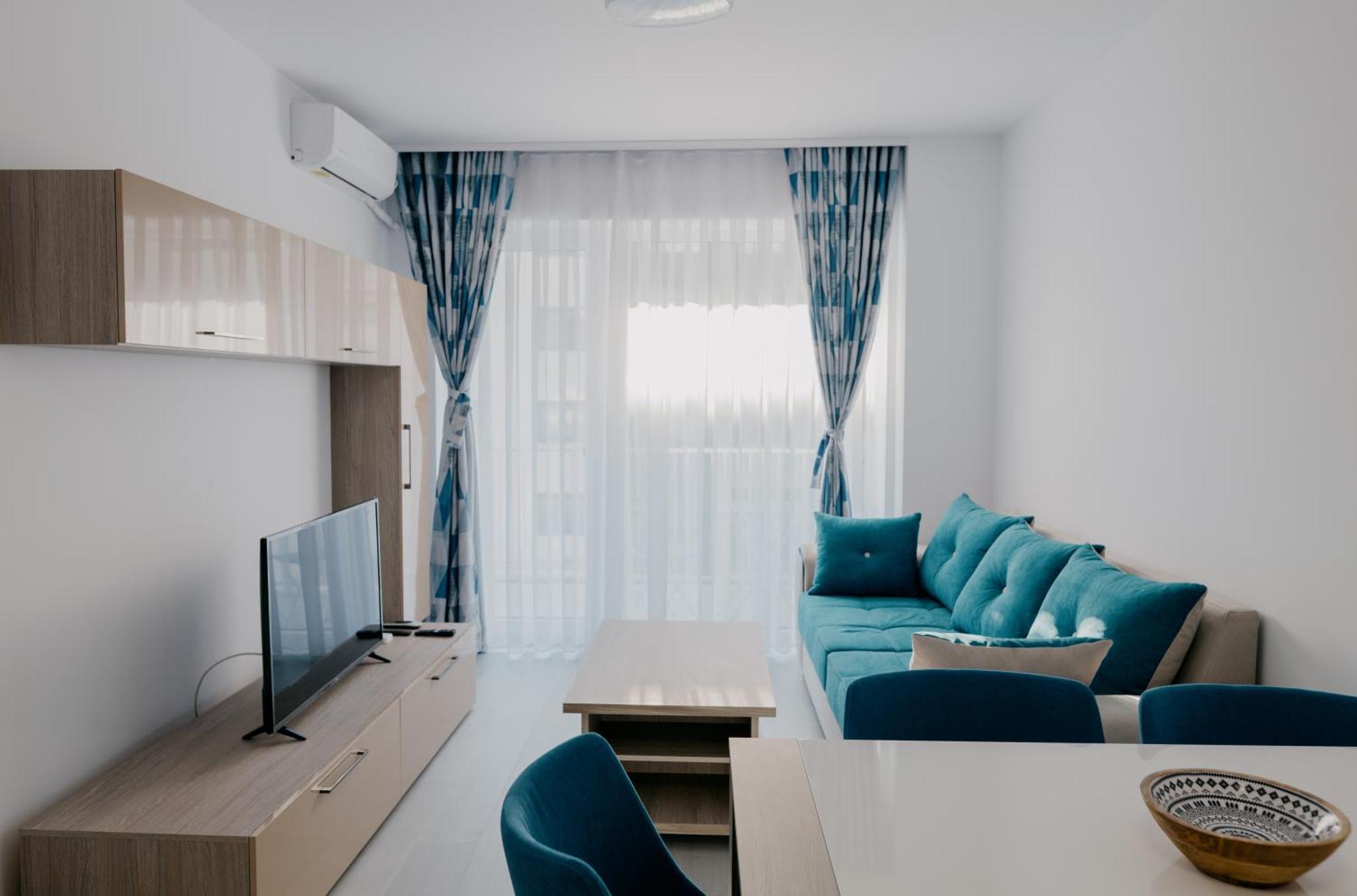 Royal Blue Property Oradea Ngoại thất bức ảnh